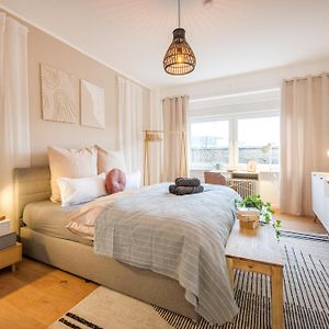 Neu: 100M² - Ideal Fuer Familien/Geschaeftsr. - Hbf